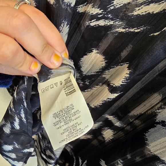 Daniel Rainn for A Pea in the Pod Blouse Size L – Sheer, Floral, Flowy - Picture 9 of 9